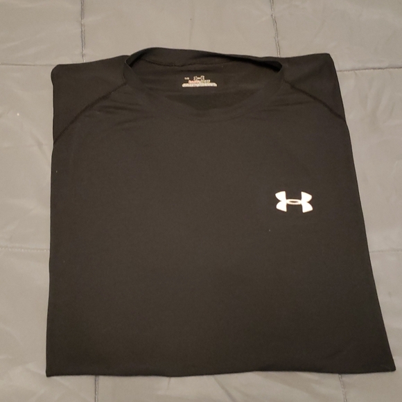 Mens Under Armour Black Tee - Picture 1 of 3